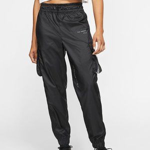 nike lightweight utility cargo joggers in light grey